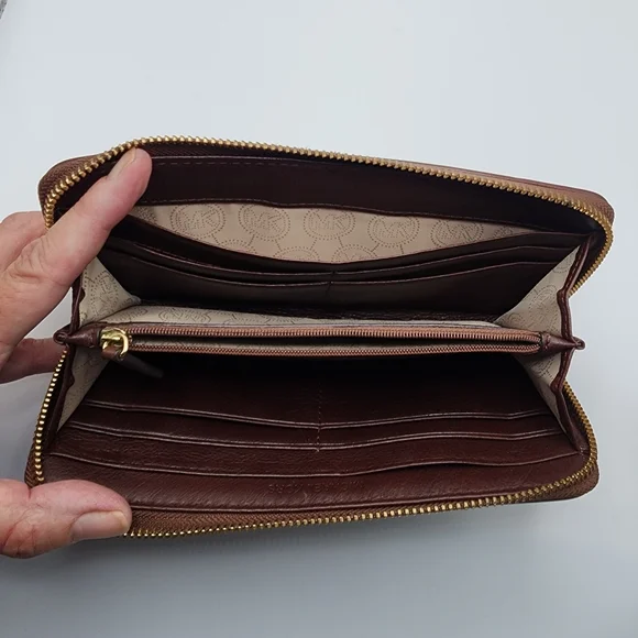 🚫SOLD🚫 MK Michael Kors Continental Signature Fabric Logo Wallet Zip Around - Picture 6 of 11